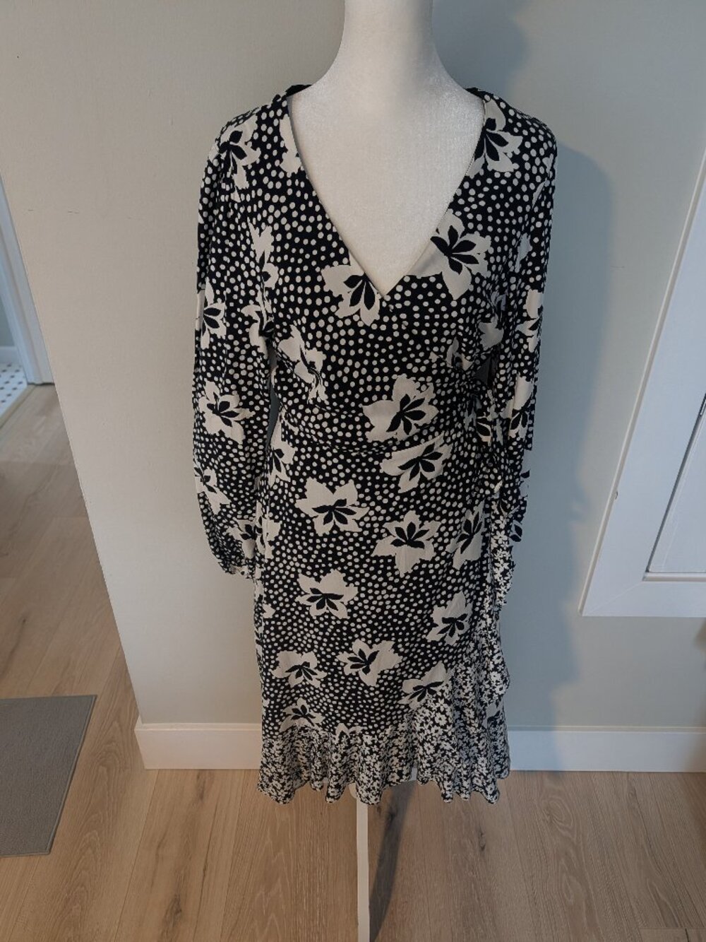 NWT Anthropologie Porridge Amity Wrap Dress Medium